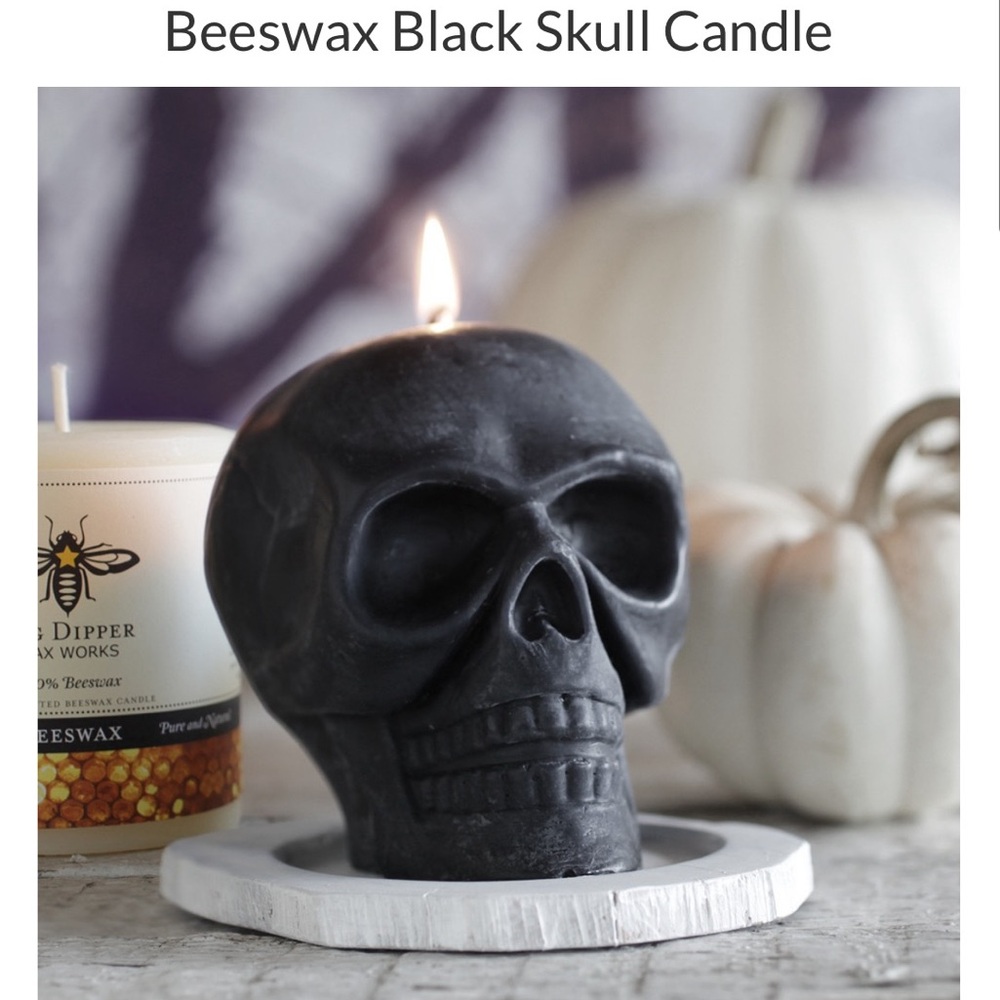 🕯️💀Beeswax Skull Candle💀🕯️